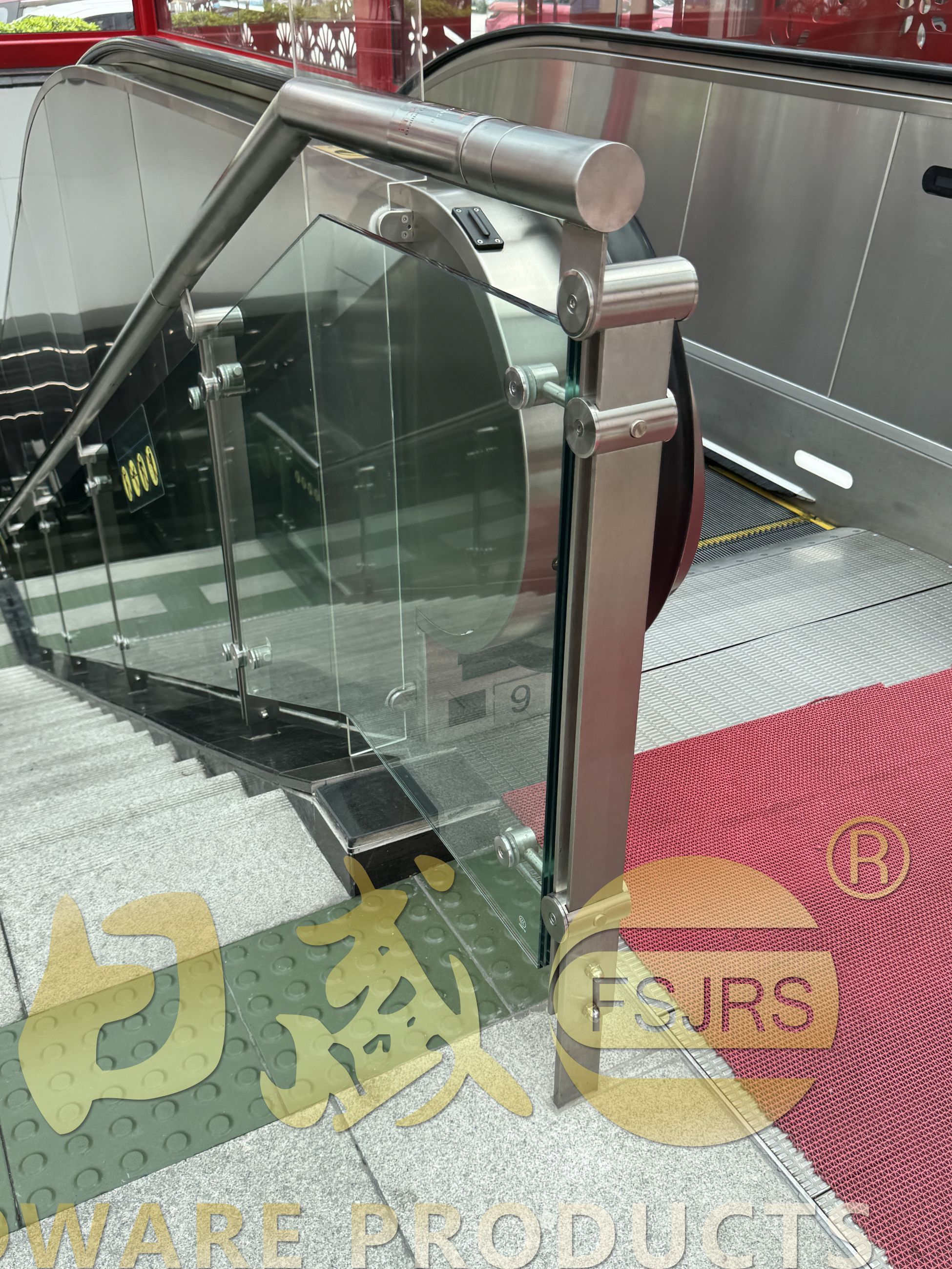 不锈钢护栏厂家哪家好？国正五金10年深耕全场景安全防护解决方案